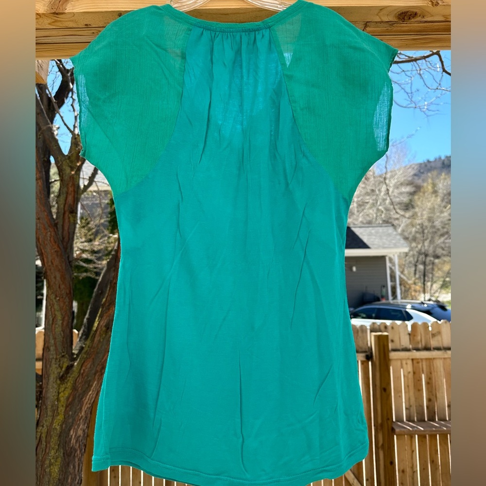 Lulumari NWOT Turquoise Yellow Green Top Shirt Appliqué Embroidered Large - Picture 5 of 13